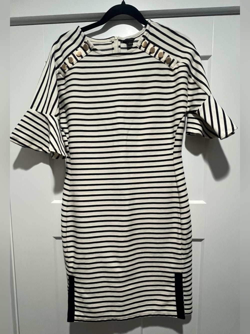 Ann Taylor Striped Fluted Sleeve Cot/Poly Navy/Cream Shift Dress Size Small